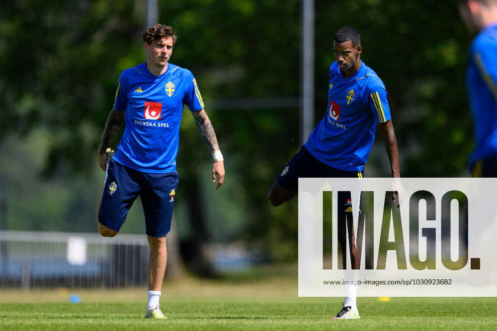 230614 Victor Nilsson Lindelöf and Alexander Isak of the Swedish