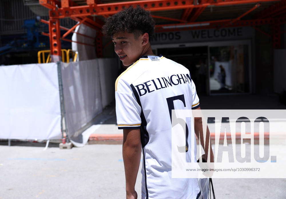 Real Madrid unveil new 'free-natured' away shirt as Jude Bellingham  prepares for debut - Mirror Online