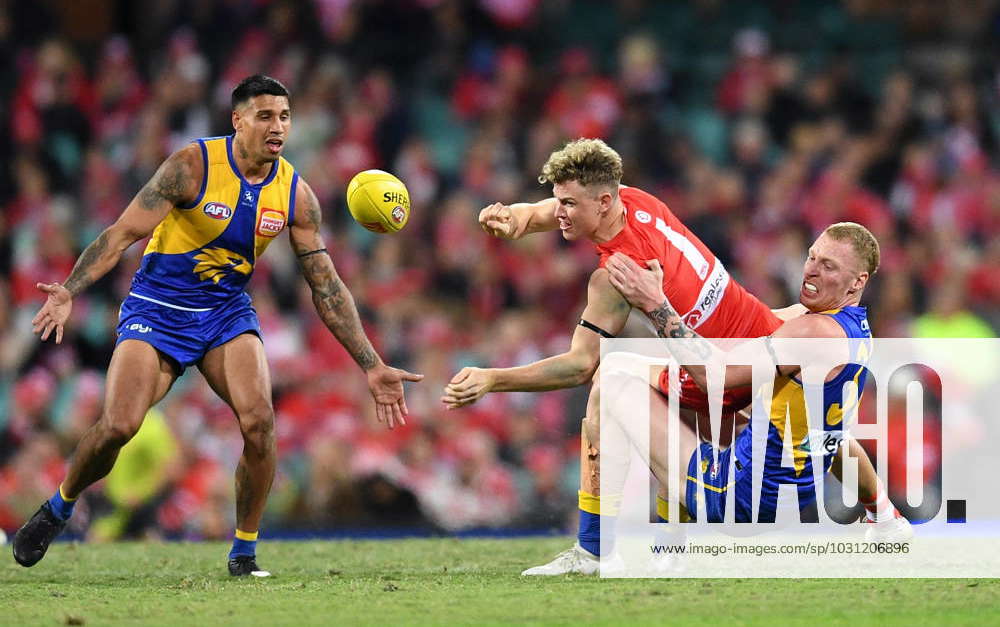 Afl Swans Eagles Chad Warner Of The Sydney Swans In Action During The