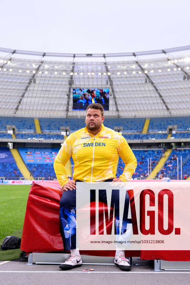 230624 Daniel Stahl of Sweden competes in men s discus throw