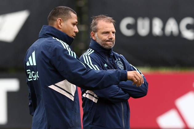 AMSTERDAM - Ajax coach Maurice Steijn during an Ajax Amsterdam training  session at Sportcomplex De Toekomst on July 1, 2023 in Amsterdam,  Netherlands. Ajax is preparing for the new 2023/2024 football season.