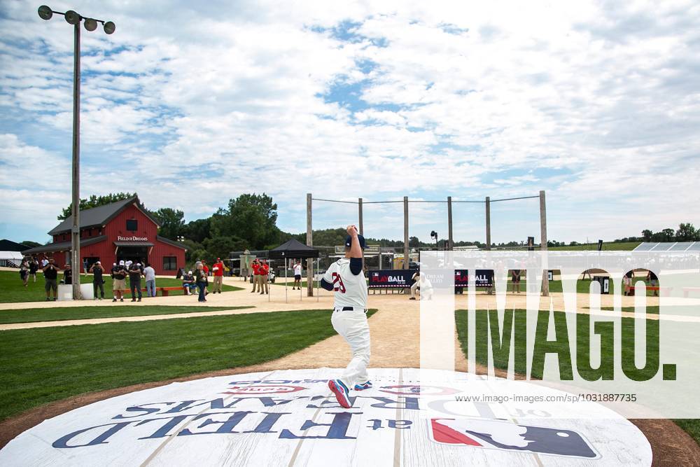 2022 FIELD OF DREAMS GAME CHICAGO CUBS VS CINCINNATI REDS 8-11