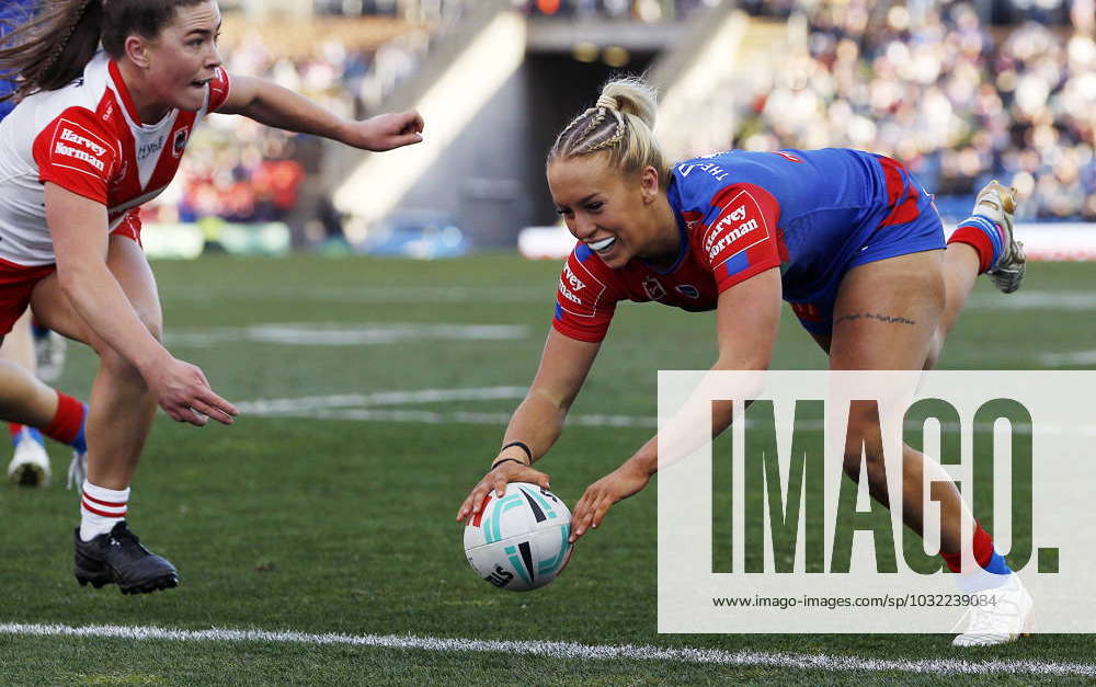 NRLW KNIGHTS DRAGONS, Jasmin Strange of the Knights scores a try during ...