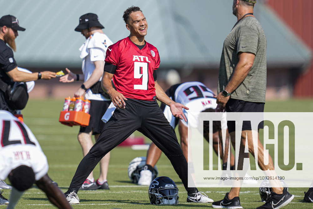 Atlanta Falcons safety Jaylinn Hawkins (32) runs a drill during the NFL  football team's training camp, Saturday, July 29, 2023, in Flowery Branch,  Ga. (AP Photo/Alex Slitz Stock Photo - Alamy