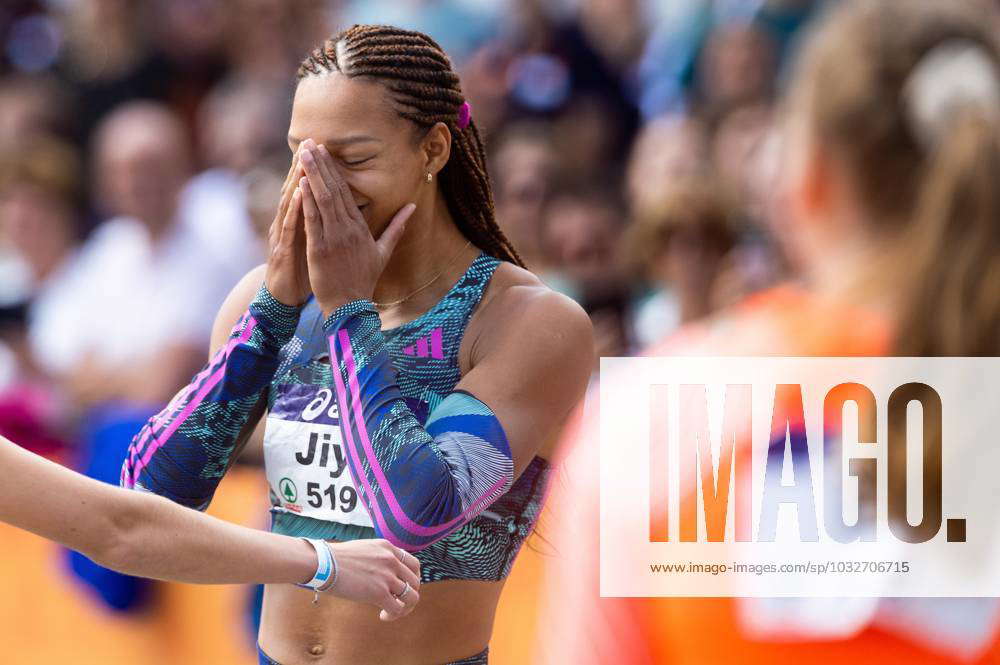 Breda Tasa Jiya And Femke Bol On The Right During The Final 200 Meters On The Third Day Of The 