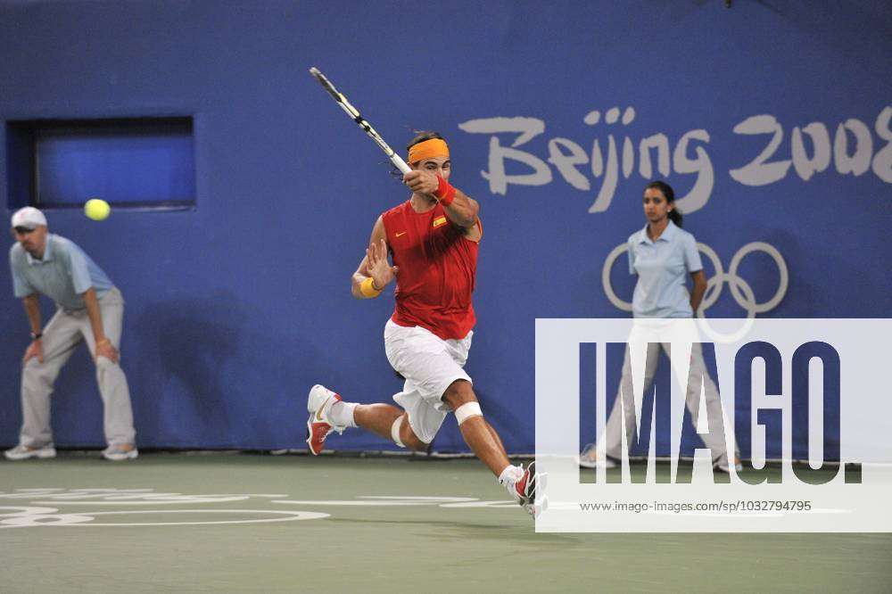 Chileno González vai à final do tênis em Pequim