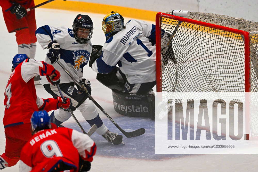 Adam Titlbach of Czech Republic, left, scores during the Hlinka Gretzky