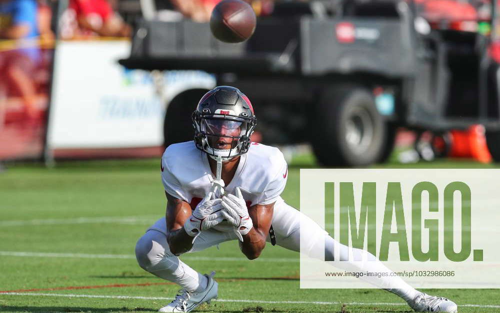 TAMPA, FL - AUGUST 11: Tampa Bay Buccaneers wide receiver Deven Thompkins ( 83) runs with the ball