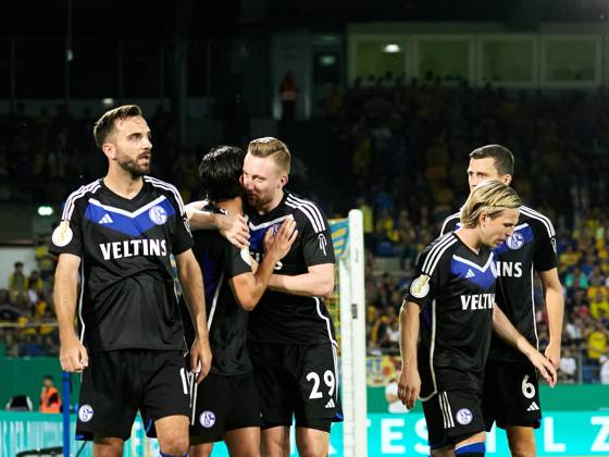 Schalke 04 Wins The First Round Of The DFB Cup Danny Latza FC Schalke ...