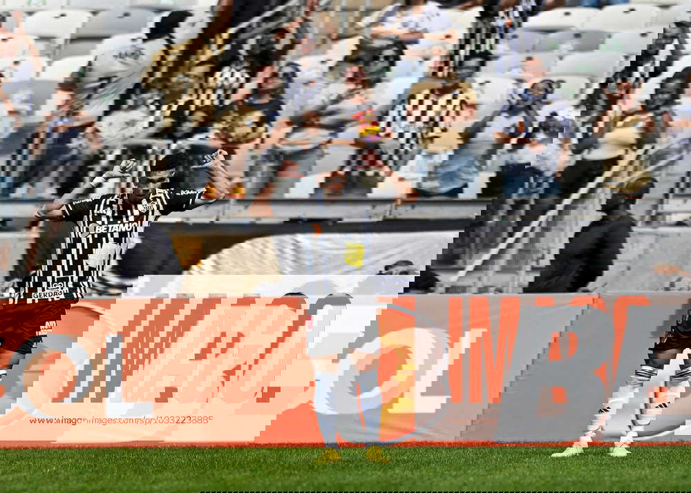 Paulinho'S Goal: The Talk Of The Town! - bfww1dg