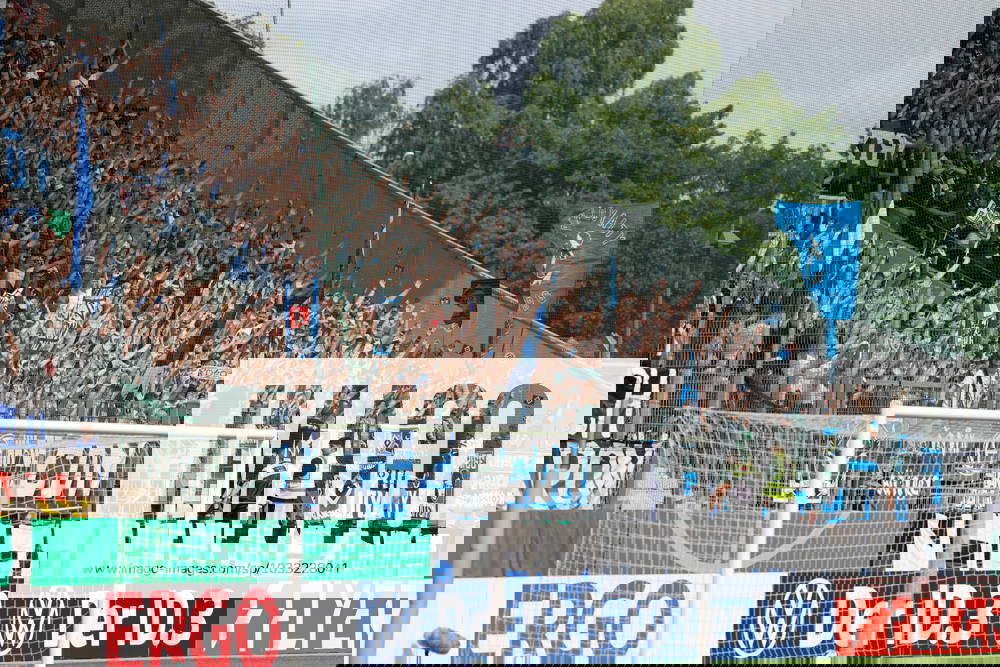 Hamburger SV fans support in Essen HSV fans support and support at the ...