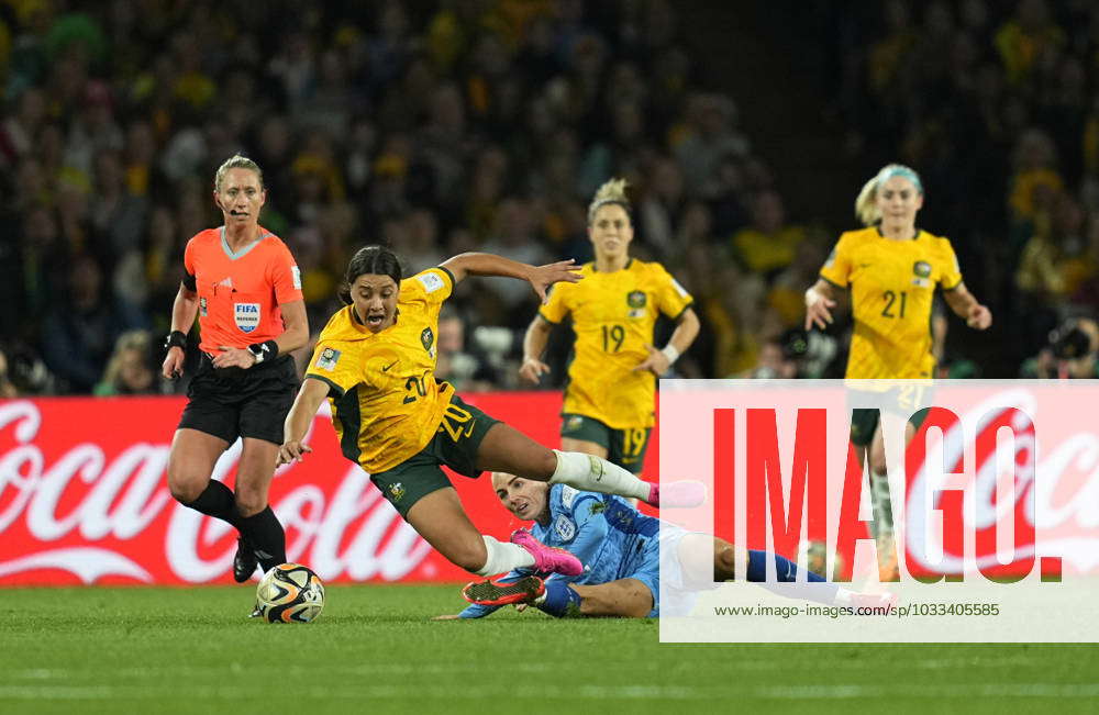 August 16 2023: Sam Kerr (Australia) and Keira Walsh (England) battle ...