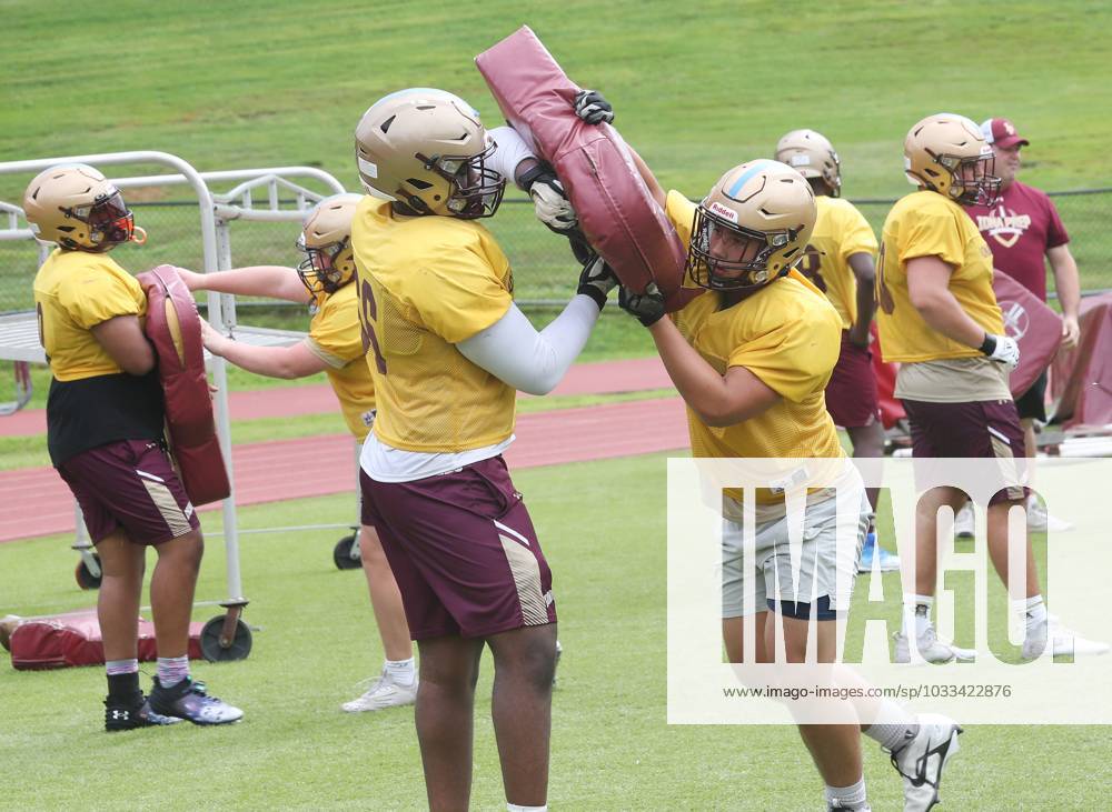 syndication-westchester-county-journal-news-iona-prep-football-players