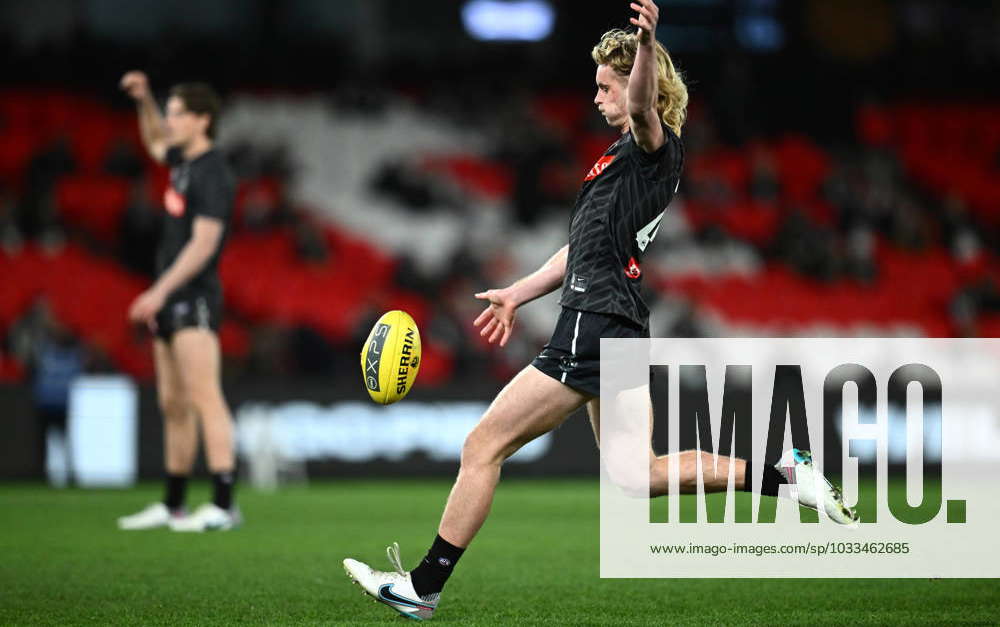 AFL MAGPIES LIONS, Jakob Ryan of Collingwood warms up ahead of the AFL ...