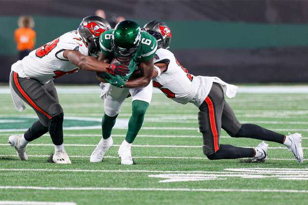 New York Jets wide receiver Mecole Hardman Jr. (6) in action against the  Tampa Bay Buccaneers during an NFL pre-season football game Saturday, Aug.  19, 2022, in East Rutherford, NJ. (AP Photo/Rich