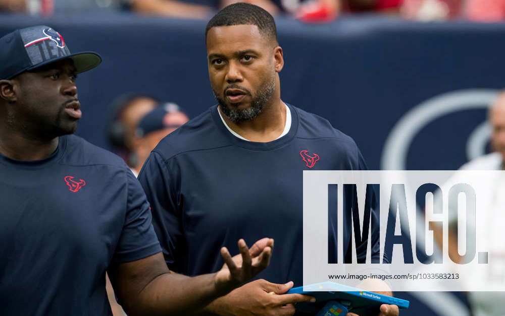 August 19, 2023: Houston Texans assistant defensive line coach Rod Wright  during a preseason game between the Miami Dolphins and the Houston Texans  in Houston, TX. Trask Smith/CSM (Credit Image: © Trask