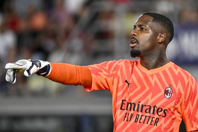 Milan, Italy. 04th Apr, 2022. Mike Maignan (AC Milan) gestures during AC  Milan vs Bologna FC