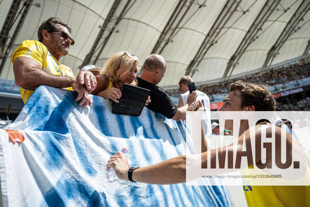 230823 Greg Duplantis, father, Helena Duplantis, mother and coach