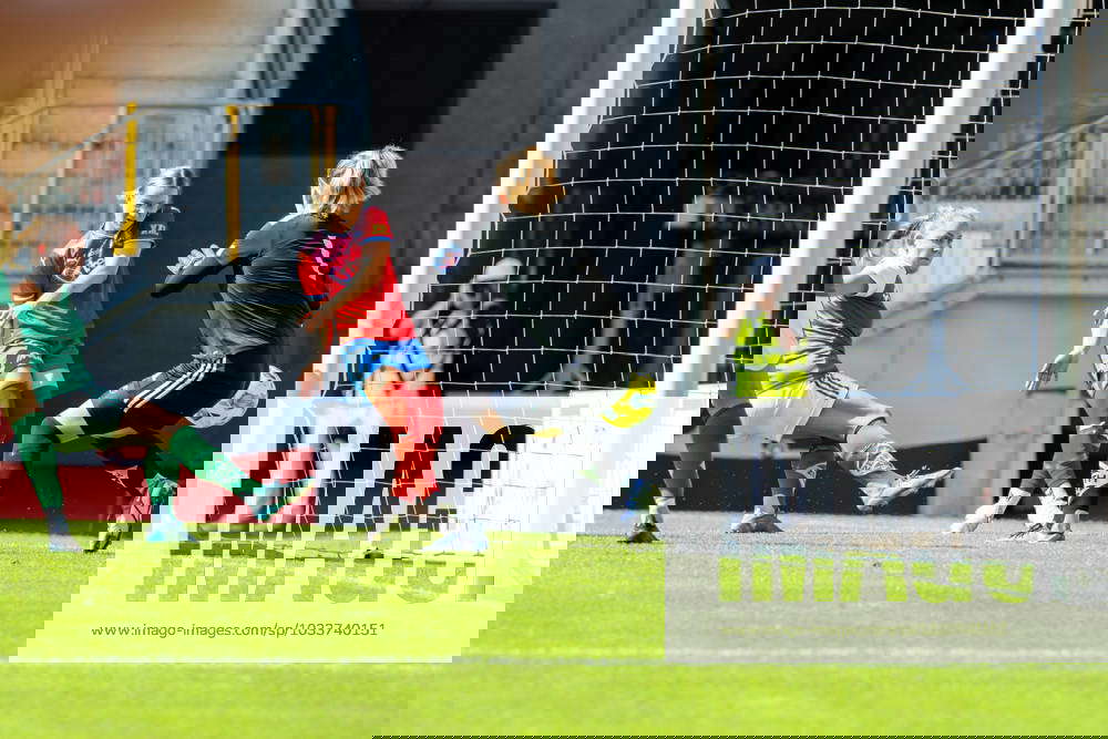 230826 Sanna Nilsson scores 10 during the Div 2 Västra