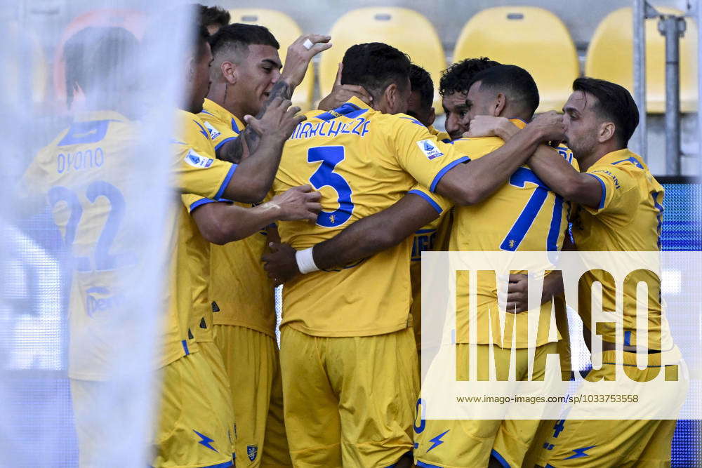 Abderrahman Harroui of Frosinone celebrates with team mates after ...