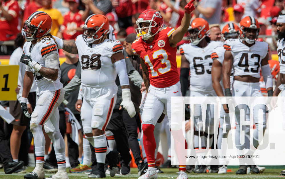 Kansas City Chiefs wide receiver Ty Fryfogle catches a pass during the NFL football  team's organized team activities Thursday, June 1, 2023, in Kansas City,  Mo. (AP Photo/Charlie Riedel Stock Photo - Alamy