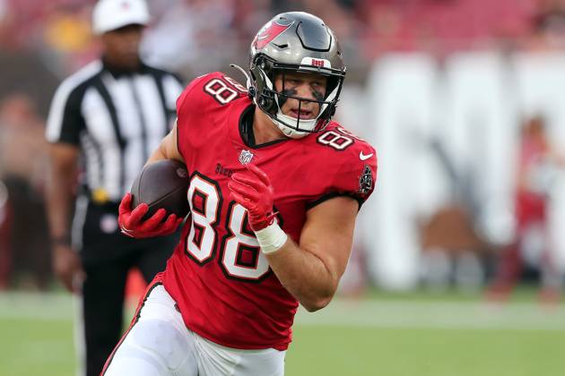 TAMPA, FL - DECEMBER 18: Tampa Bay Buccaneers tight end Cade Otton