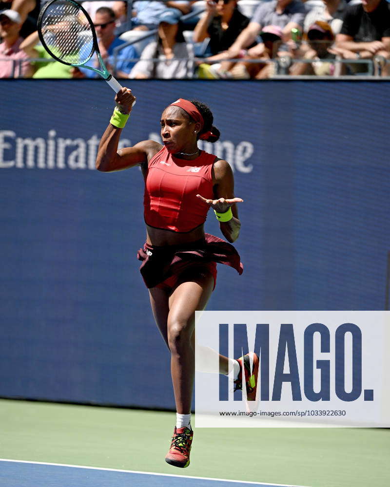 Coco Gauff Vs Mirra Andreeva: Coco Gauff Returns A Volley Against Mirra ...