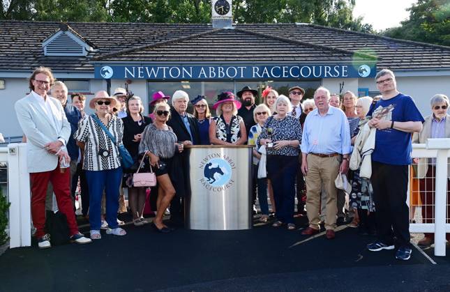 Newtown Races England Newton Abbot Races, Newton Abbot, UK - 22 Sep 2023 Race Winner, Outlaw ...