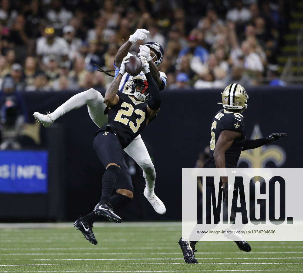 New Orleans Saints cornerback Marshon Lattimore (23) pushes