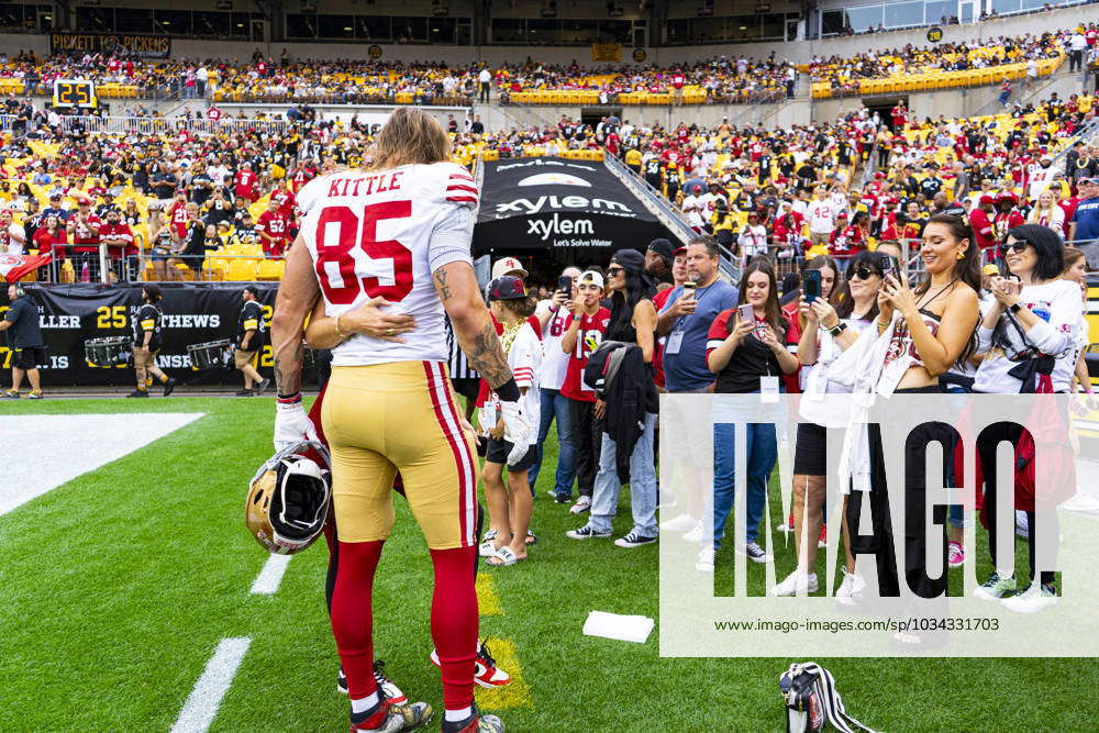 PITTSBURGH, PA - SEPTEMBER 10: San Francisco 49ers tight end George Kittle ( 85) takes photos with