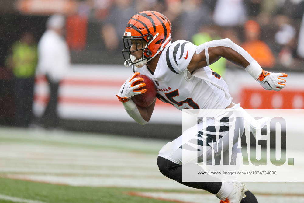 Cincinnati Bengals running back Chris Evans (25) plays during an