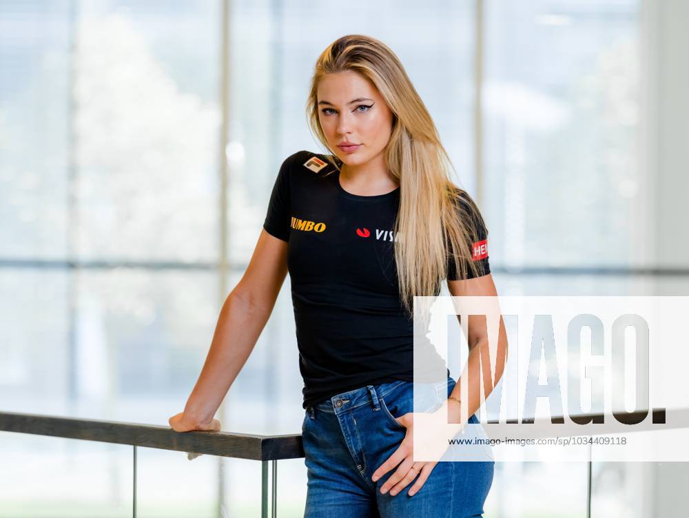 ROTTERDAM - Portrait of skater Jutta Leerdam during the team presentation  of the skating teams of