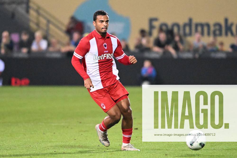 230915 KVC Westerlo vs Royal Antwerp FC Owen Wijndal of Antwerp in