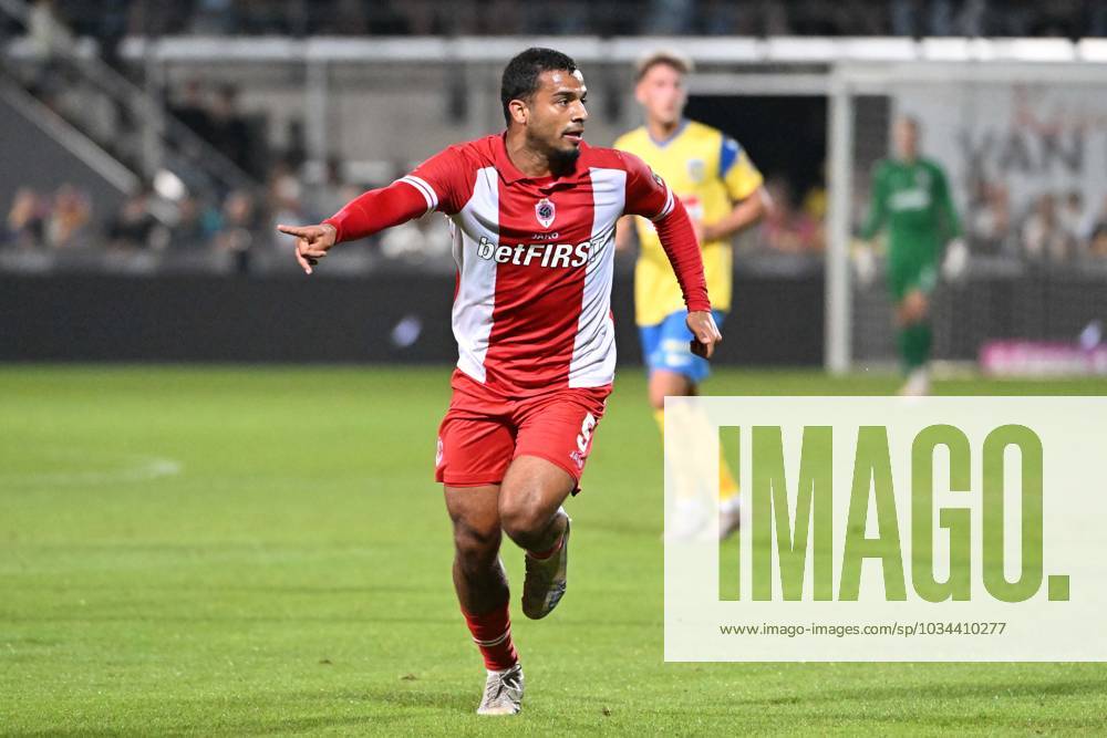 230915 KVC Westerlo vs Royal Antwerp FC Owen Wijndal of Antwerp