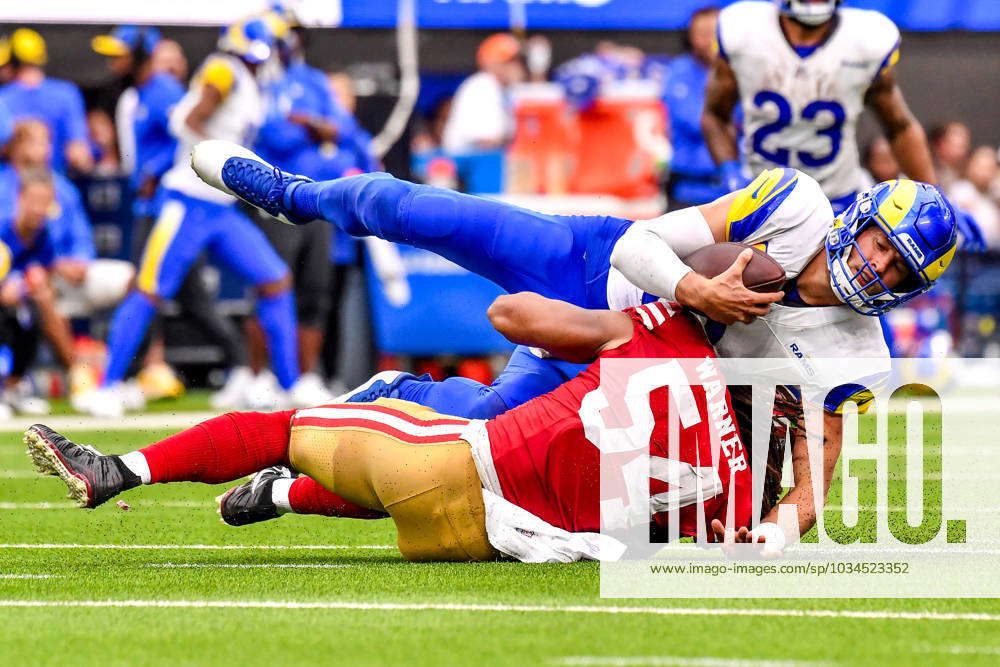 Linebacker (54) Fred Warner of the San Francisco 49ers against the Los  Angeles Rams in an