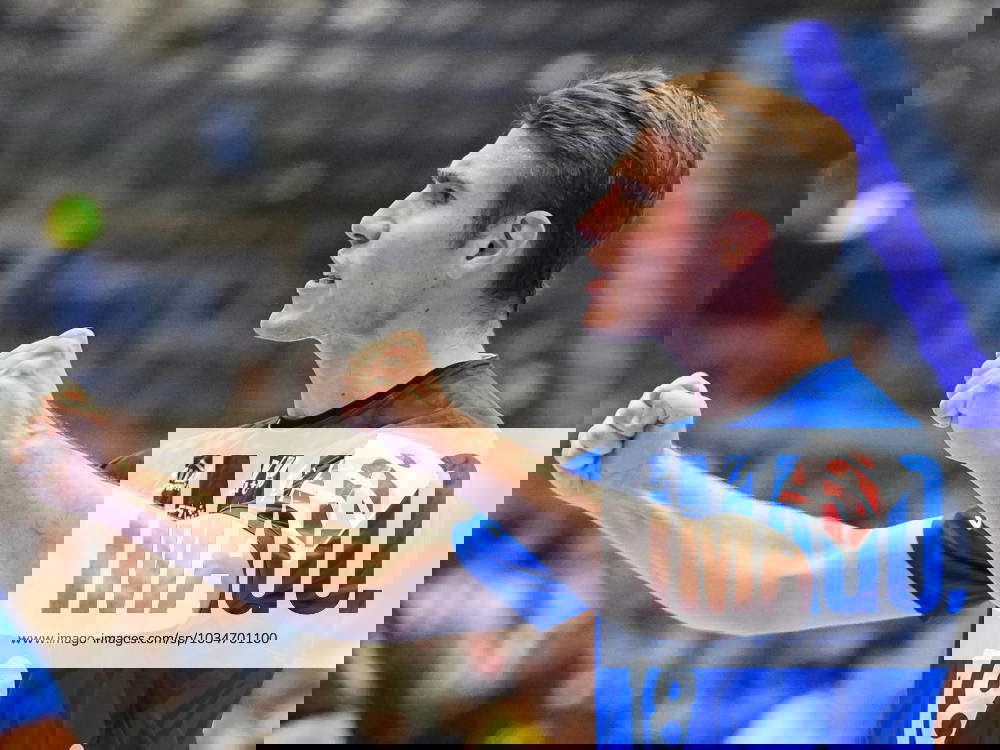 Yannick Fraatz Bergischer HC, 18 celebrates a successful action ...