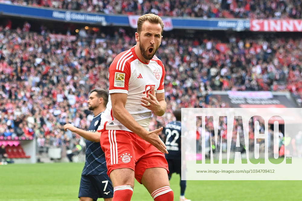 Goal celebration Harry KANE Bayern Muenchen after goal to the