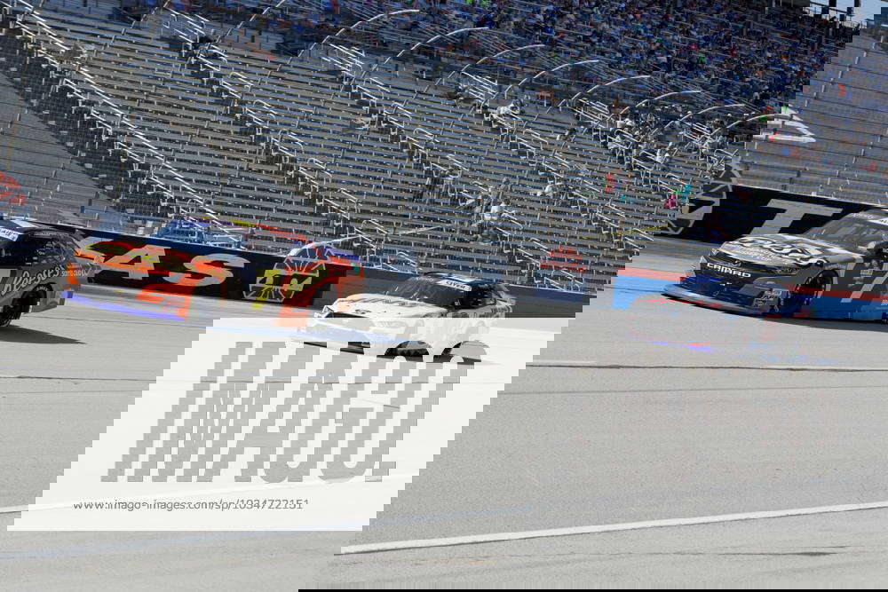 FORT WORTH, TX SEPTEMBER 23 Justin Allgaier ( 7 JR Motorsports Reese