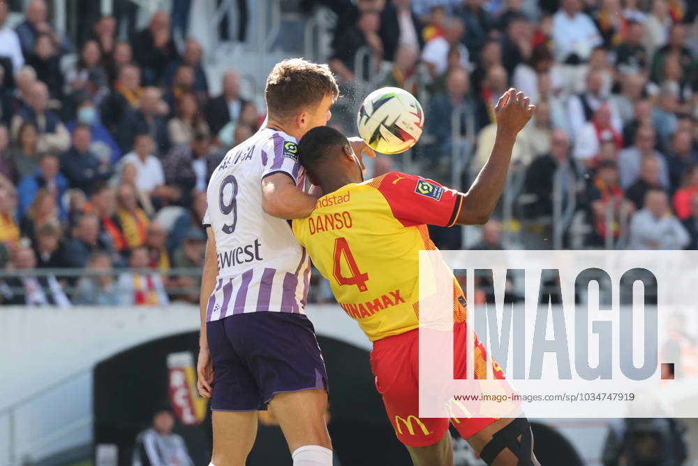 Thijs DALLINGA (Toulouse) Et Kevin DANSO (RC Lens) Lors Du Match RC ...