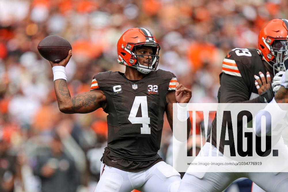 CLEVELAND, OH - DECEMBER 24: Cleveland Browns quarterback Deshaun Watson  (4) looks to pass during the second quarter of the National Football League  game between the New Orleans Saints and Cleveland Browns