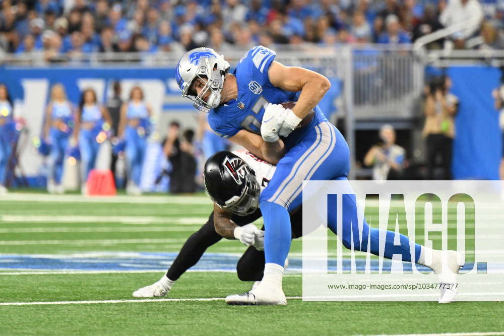 DETROIT, MI - SEPTEMBER 24: Detroit Lions TE (87) Sam LaPorta gets cut ...