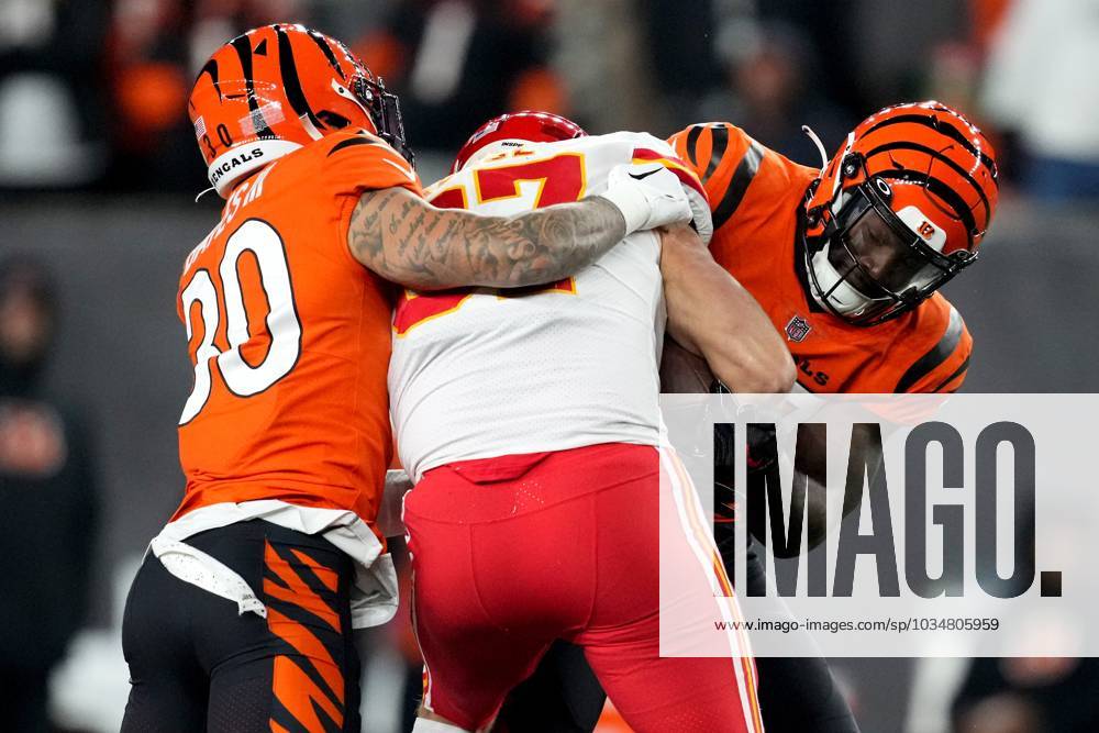 Cincinnati Bengals linebacker Germaine Pratt (57) looks on after