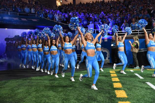 DETROIT, MI - SEPTEMBER 24: Detroit Lions cheerleader during the game  between Atlanta Falcons and Detroit Lions on September 24, 2023 at Ford  Field in Detroit, MI (Photo by Allan Dranberg/CSM) Credit: