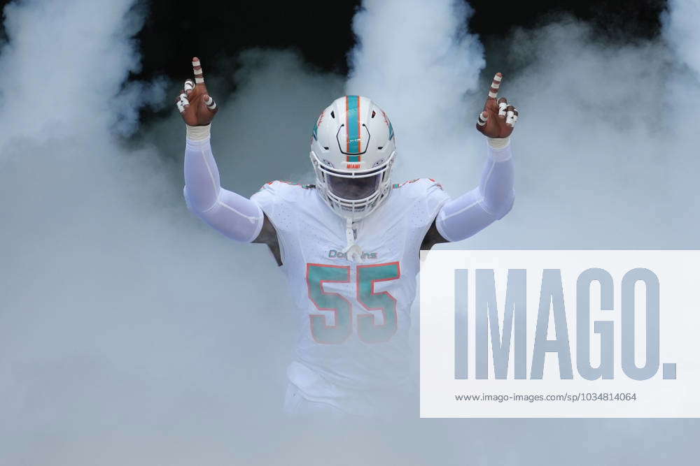 Miami Dolphins linebacker Jerome Baker (55) defends during an NFL football  game against the San Francisco 49ers, Sunday, Dec.4, 2022, in Santa Clara,  Calif. (AP Photo/Scot Tucker Stock Photo - Alamy