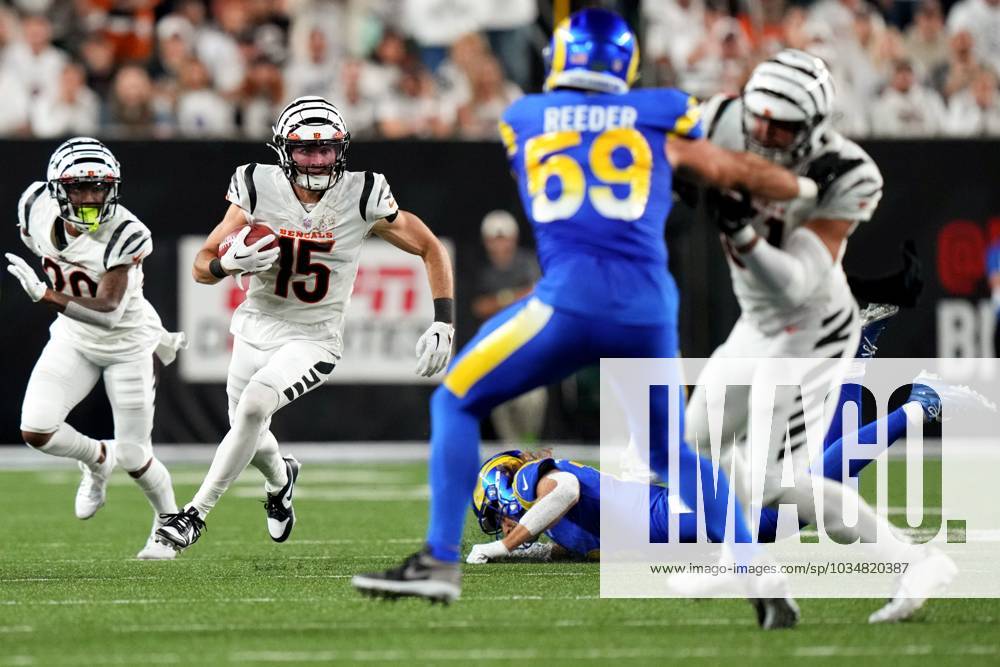 Syndication: The Enquirer Cincinnati Bengals wide receiver Charlie Jones  (15) returns a punt in the