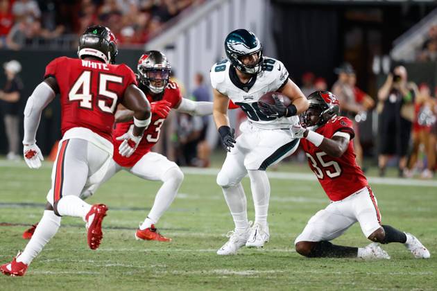 June 11, 2023, Tampa, Florida, USA: Tampa Bay Buccaneers cornerback Jamel  Dean (35) attends the Bucc