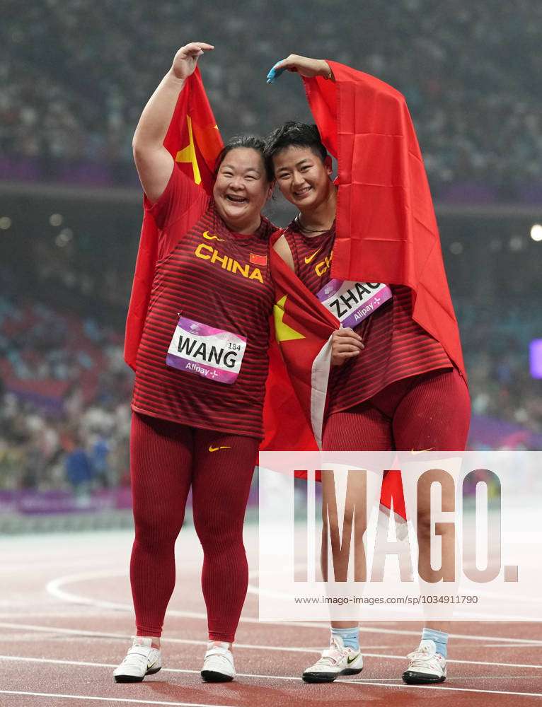 230929) -- HANGZHOU, Sept. 29, 2023 -- Gold medalist Wang Zheng (L