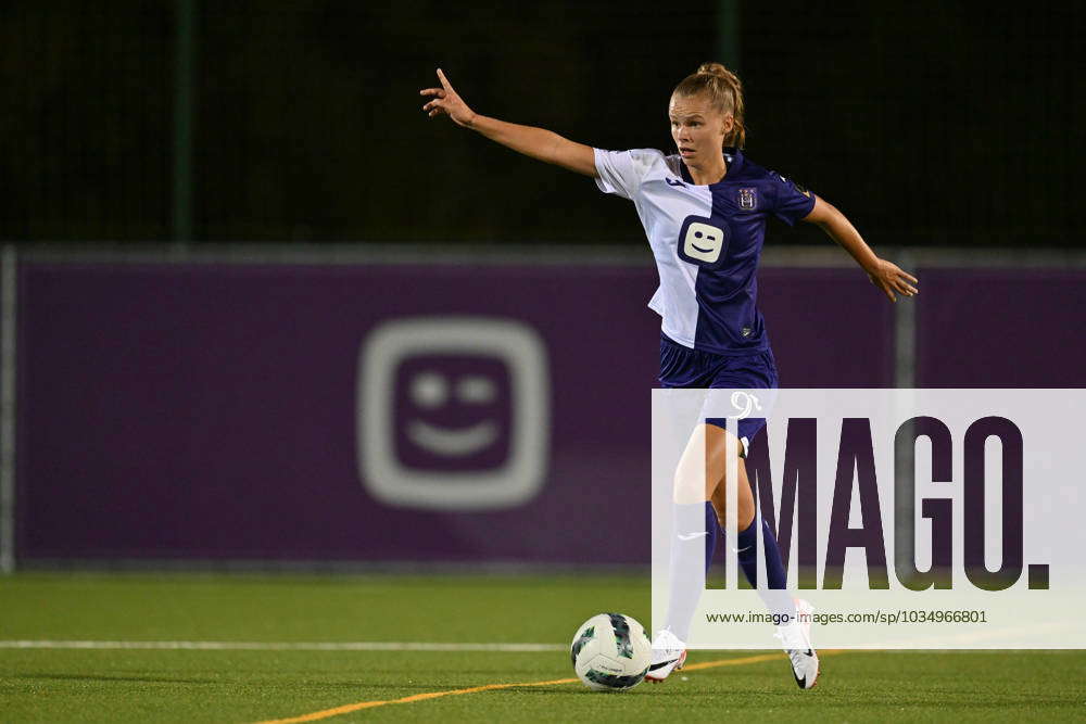 RSC ANDERLECHT VS CLUB YLA Lore Jacobs (9) of Anderlecht pictured during a  female soccer game