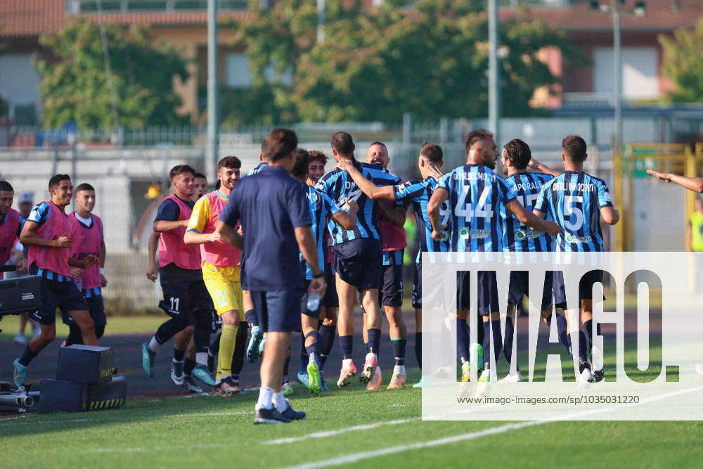 Team Of Lecco Celebrates After Scoring A Goal The Serie B Match Between ...