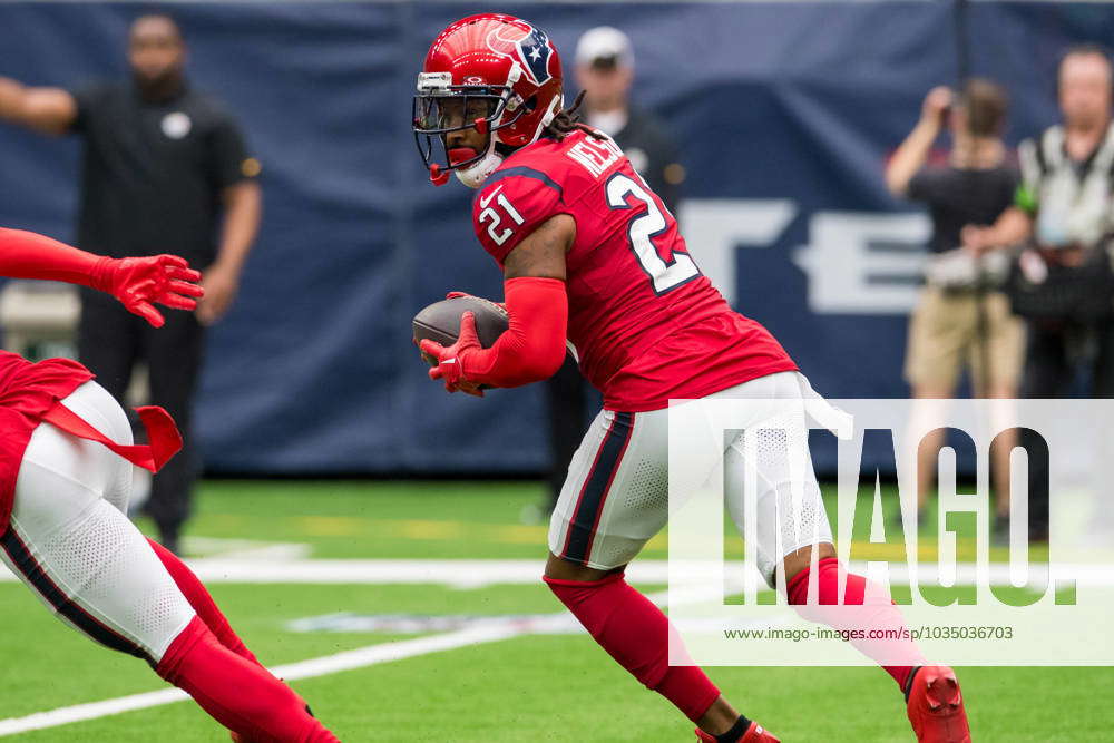 LAS VEGAS, NV - OCTOBER 23: Houston Texans CB Steven Nelson gets signals  from the sidelines during the NFL game featuring the Houston Texans against  the Las Vegas Raiders on October 23